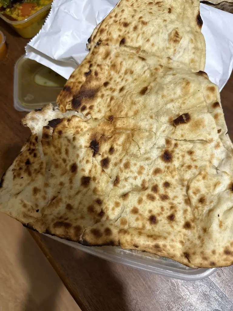 Salman Dilawar_Kajjal_Malahide_recensione