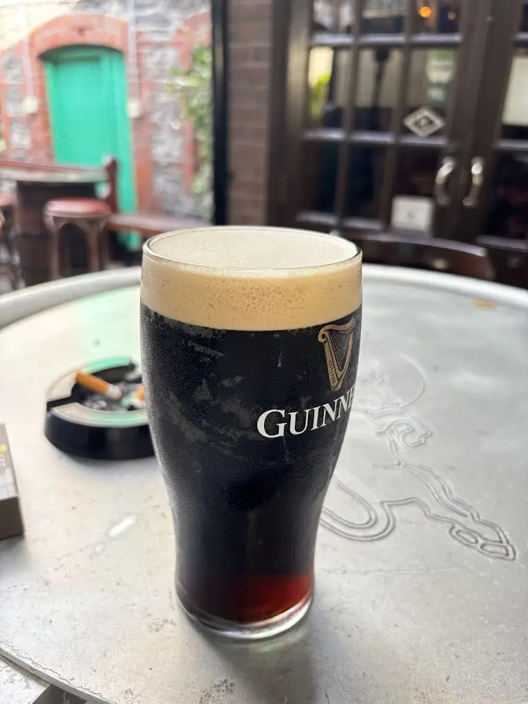 Leo Marley_Gibney's Of Malahide, ireland_Malahide_avis