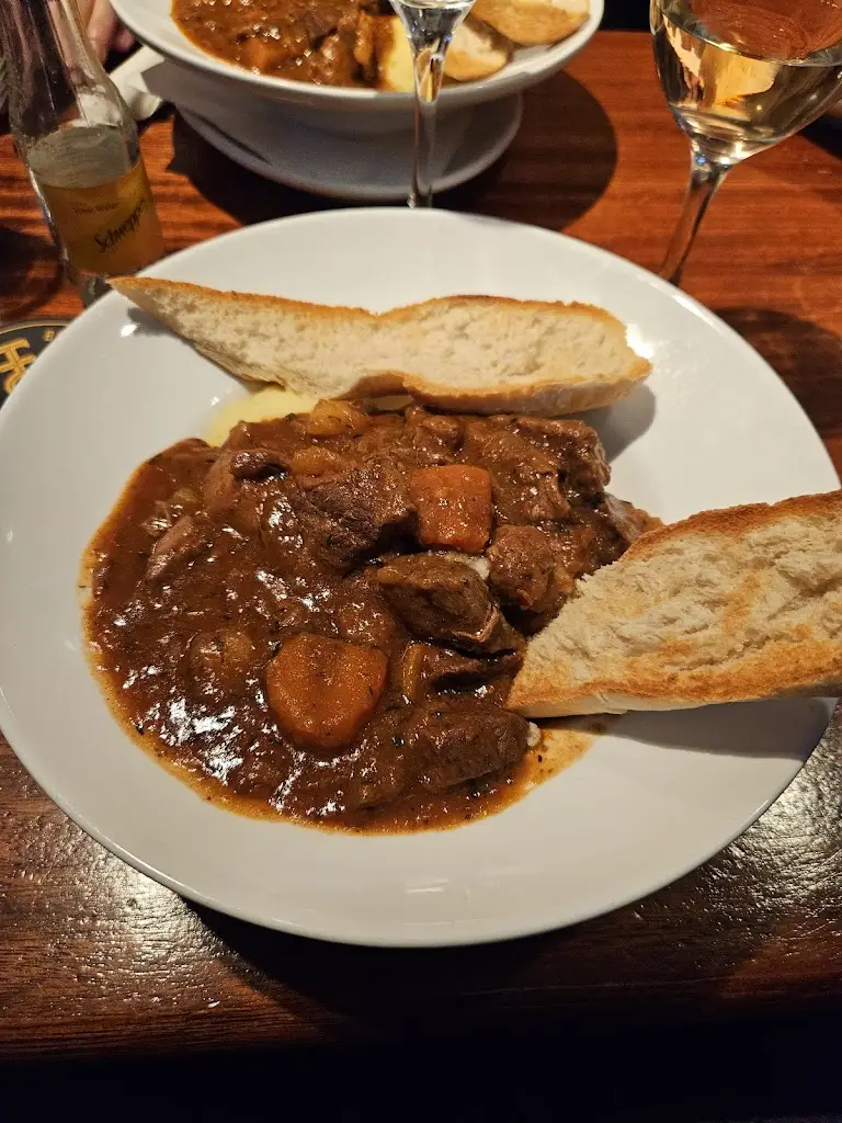 Kitty Coy_Gibney's Of Malahide, ireland_Malahide_avis