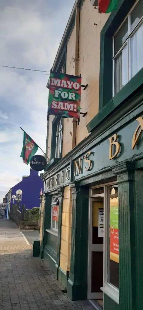 O'Briens Bar restaurante en Claremorris