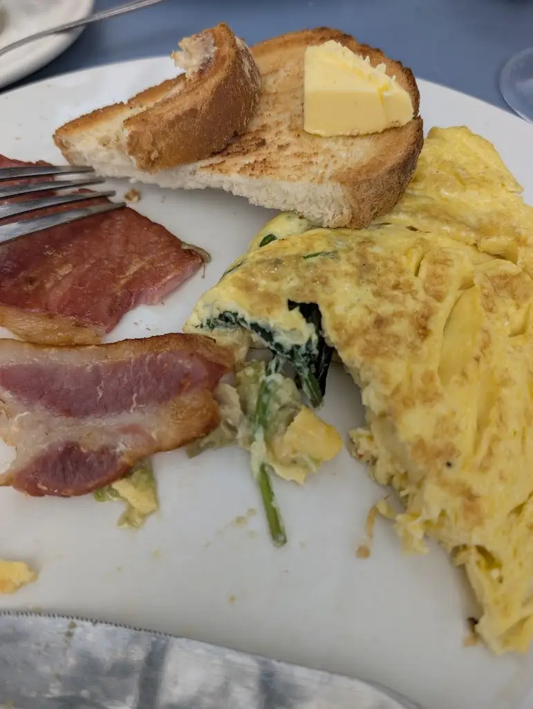 M G_Cafe du Journal_Monkstown_reseña