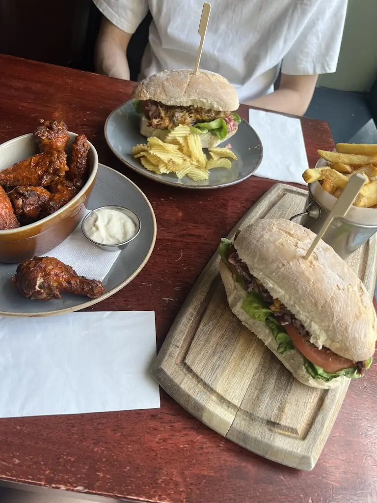 Leticia Gusmão_The Merry Cobbler_Ringsend_review