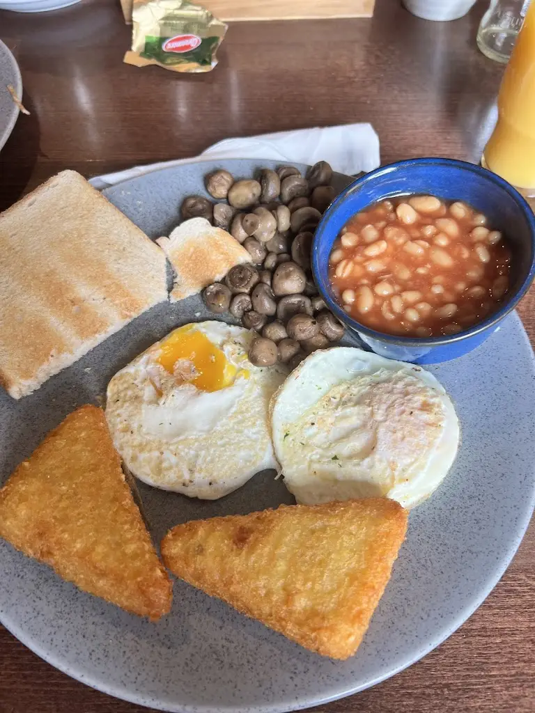 Tracy Cullen_Corcoran's_Rathdowney_review