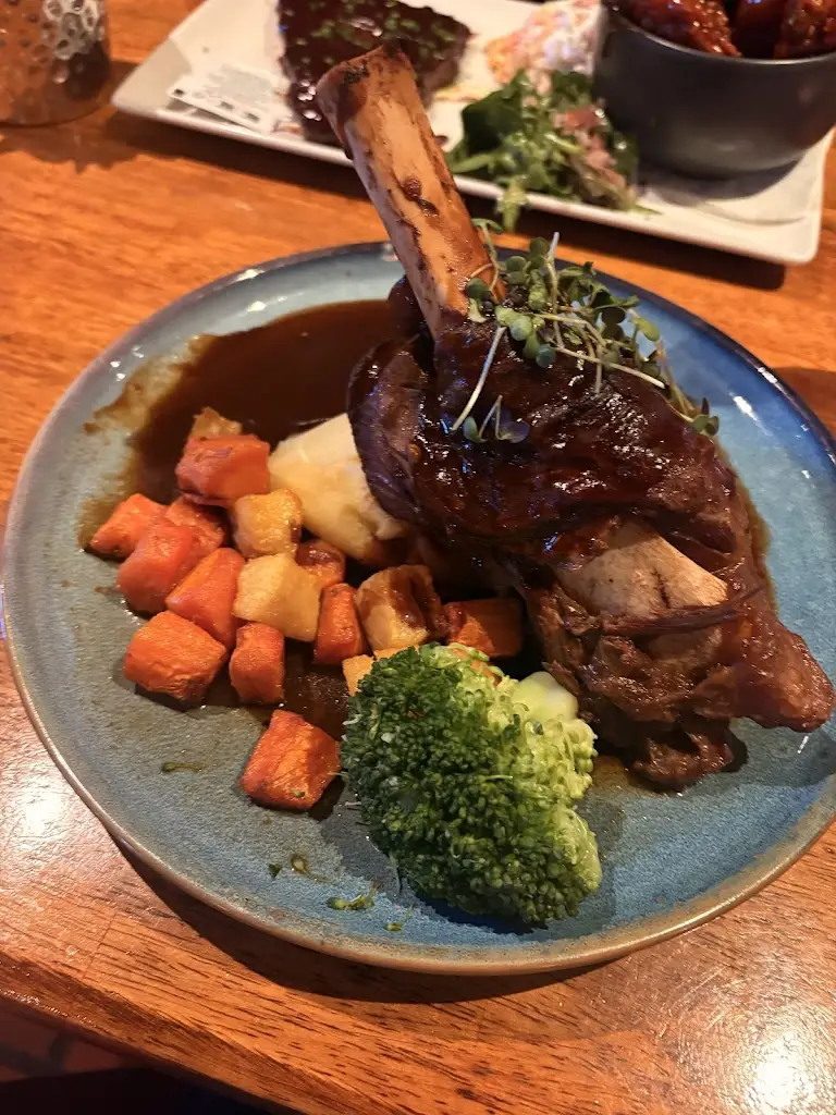 André Mateus_An Poitín Stil_Rathcoole_review