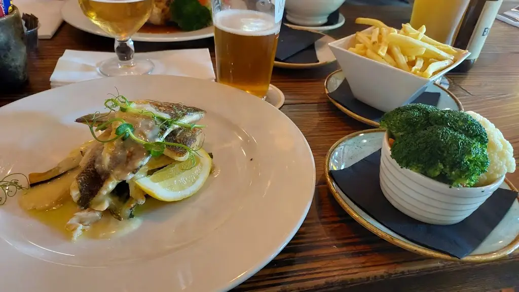 Jolanta Borowiec_The Maple Tree_Rathcoole_review