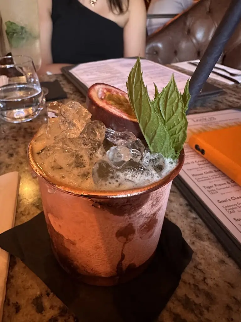 DANIELA SIQUEROLO_Lock 13 Brewpub_Sallins_review