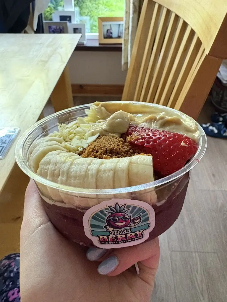 Emma Leggett_Coco Bliss Coffee House_Stamullin_review