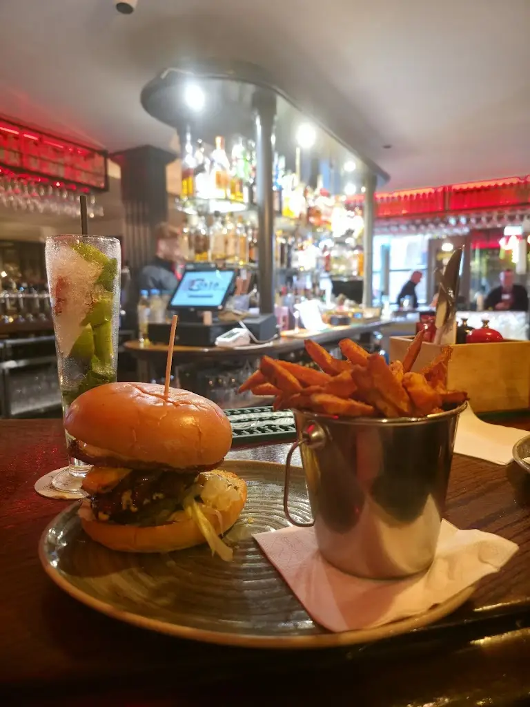 Luke Boyle_The Station at Molloys_Tallaght_review