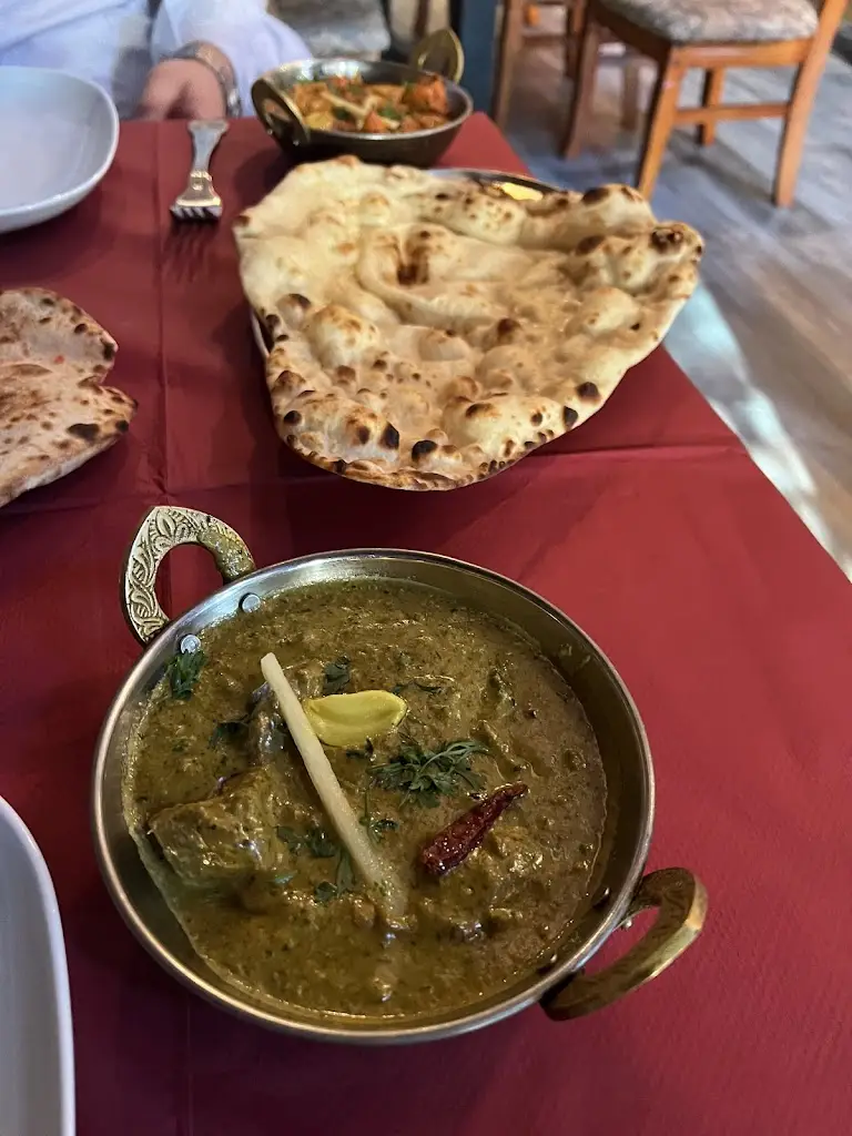 Laura Campbell_Taj Mahal_Kiltamagh_review