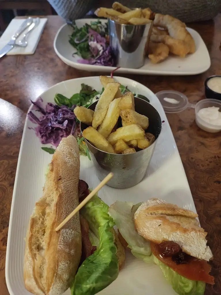 jessica sweeney_The Old Market Bar_Bandon_review