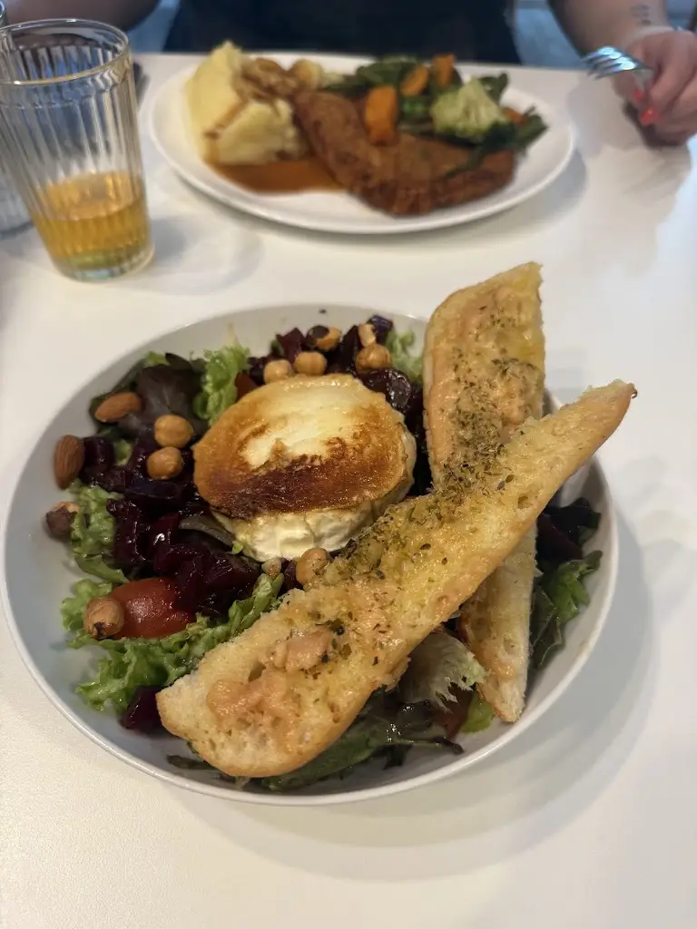 Alexander Naya Sánchez_#Cracked...Bistro_Bandon_avis