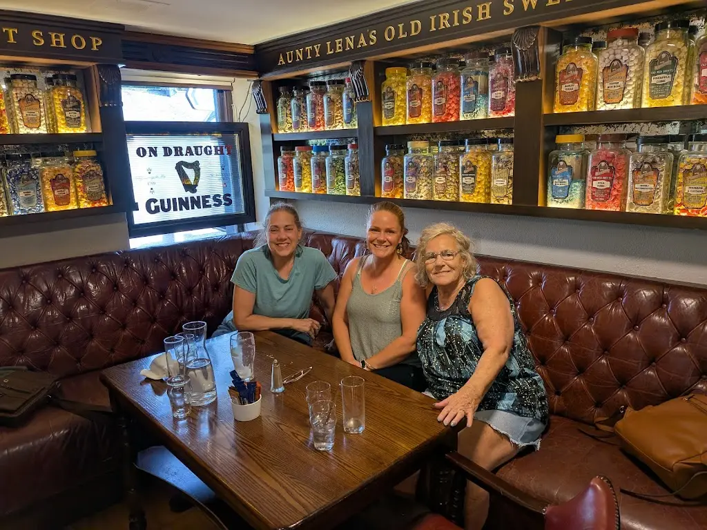 cora ouellette_Aunty Lena's Bar Adare_Askeaton_Bewertung