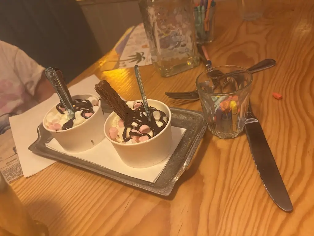 seanino909_Blue Bar_Skerries_review