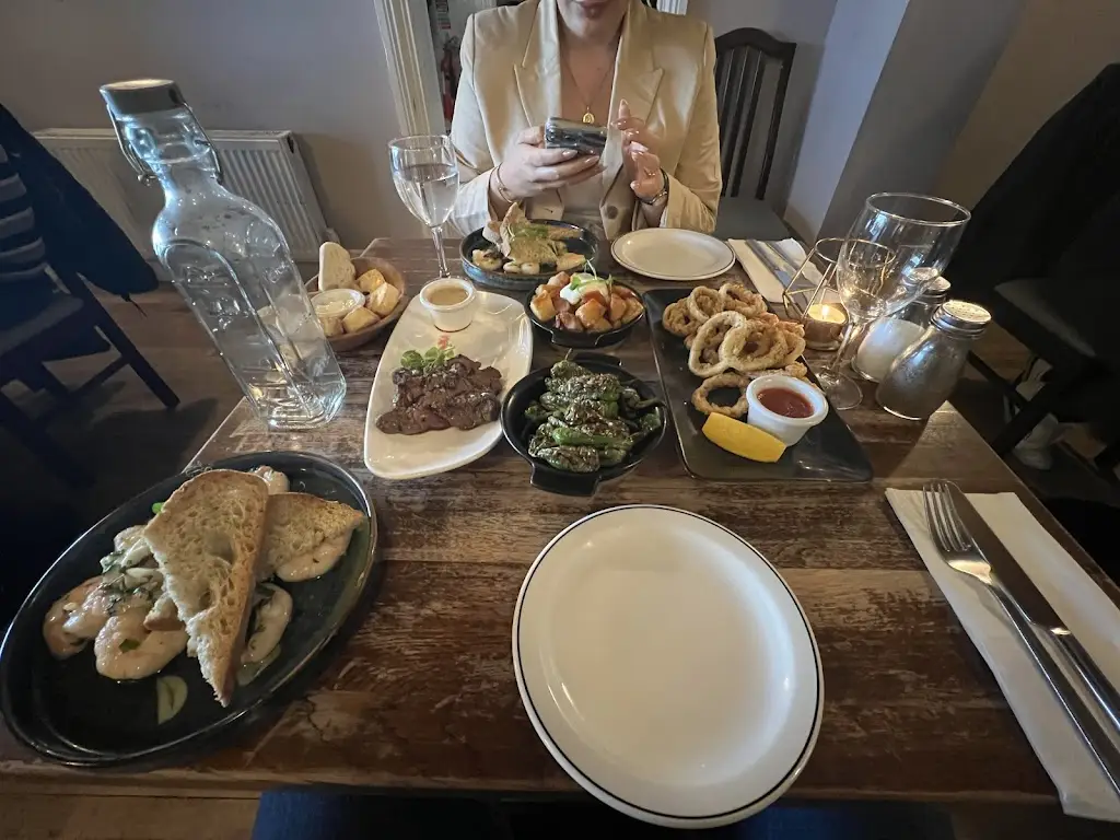 Ivan Šaravanja_The Brick House_Skerries_review