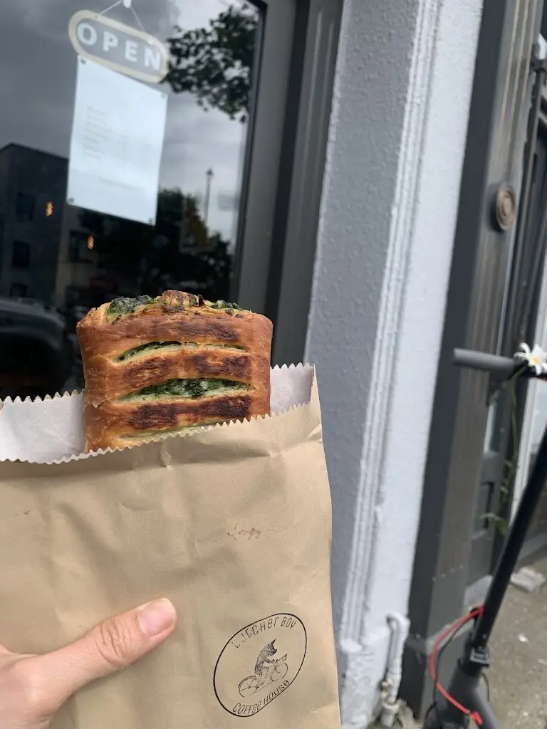 Linh Ha_Butcher Boy Coffeehouse_Skerries_avis