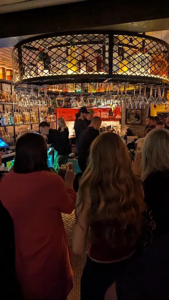 Tara White_The Bus Bar_Skerries_recensione