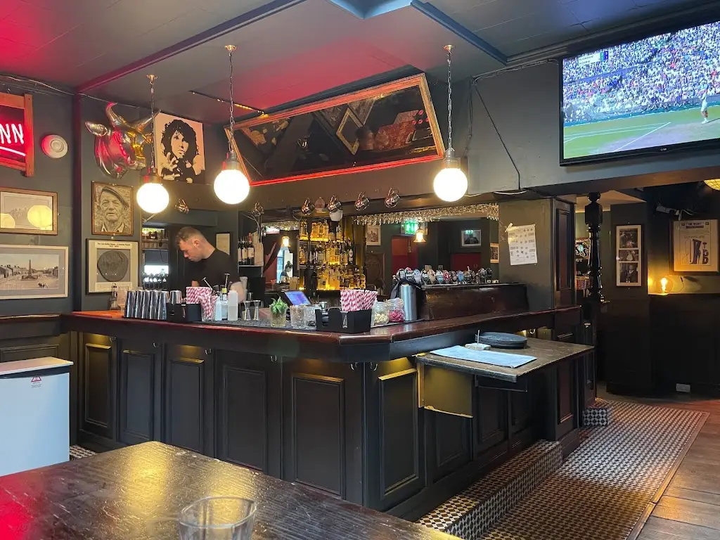 The Bus Bar_Skerries_slider_image_1