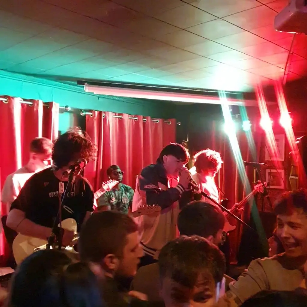 The Bus Bar_Skerries_slider_image_2