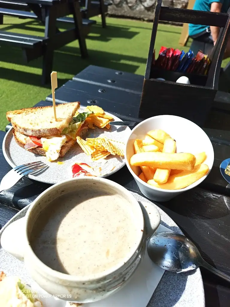 Alexey Ivanov_MJ Finnegan's_Annacotty_Bewertung