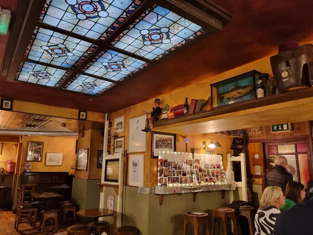 Yue_The Black Swan_Annacotty_review