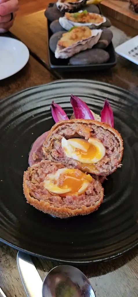 PB Russell (Bernie)_1826 Adare_Adare_reseña