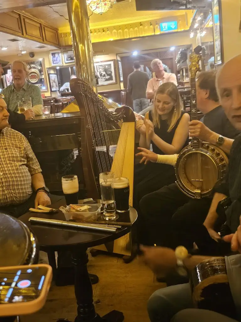 Christy Collins_Bill Chawke's Bar Adare_Adare_recensione