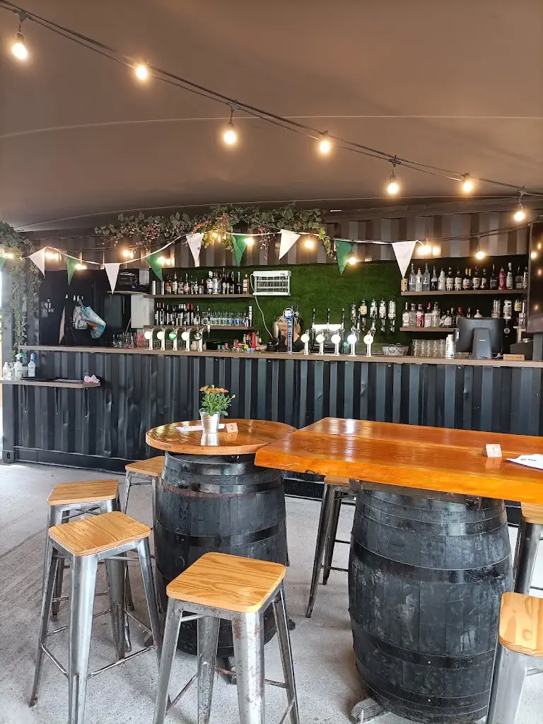 Olly C_The Treehouse_Adare_reseña