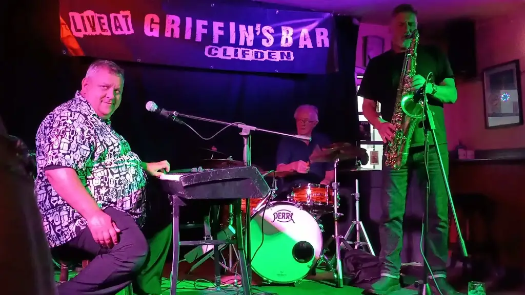 Griffin's Bar Live Music & Bar Food_Clifden_slider_image_2