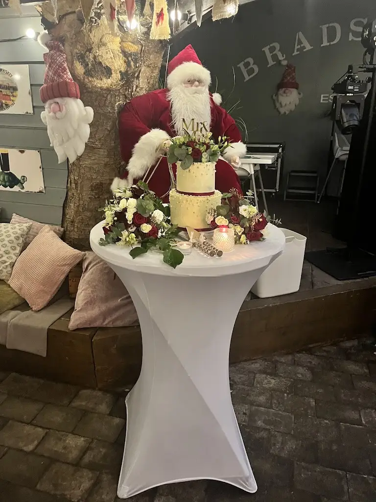 Bradshaw's Bar_Castleconnell_slider_image_2