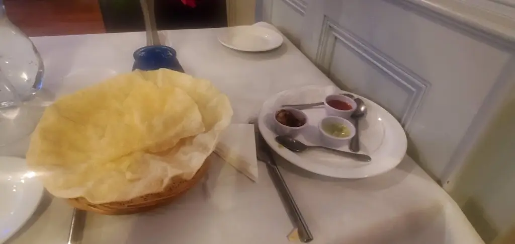 Enzo Fadda_Moghul Indian Restaurant_Bantry_reseña