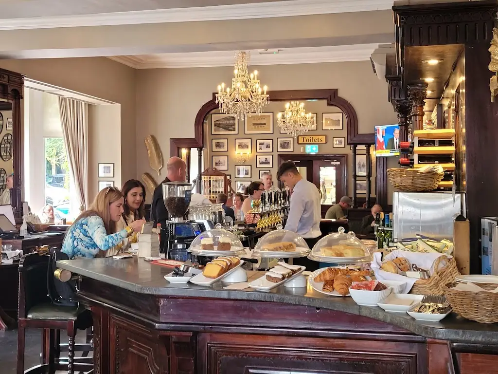 Aimee Wilkins_Christy’s Bar & Grill_Blarney_review