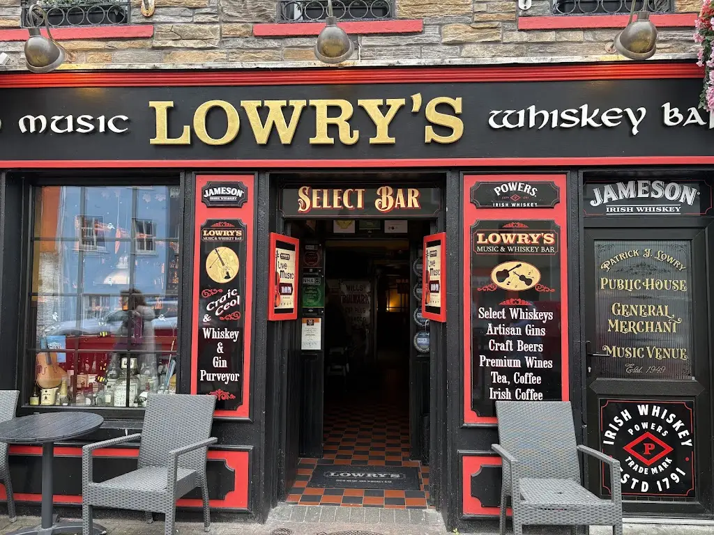 Lowry's Music & Whiskey Bar_Clifden_slider_image_3