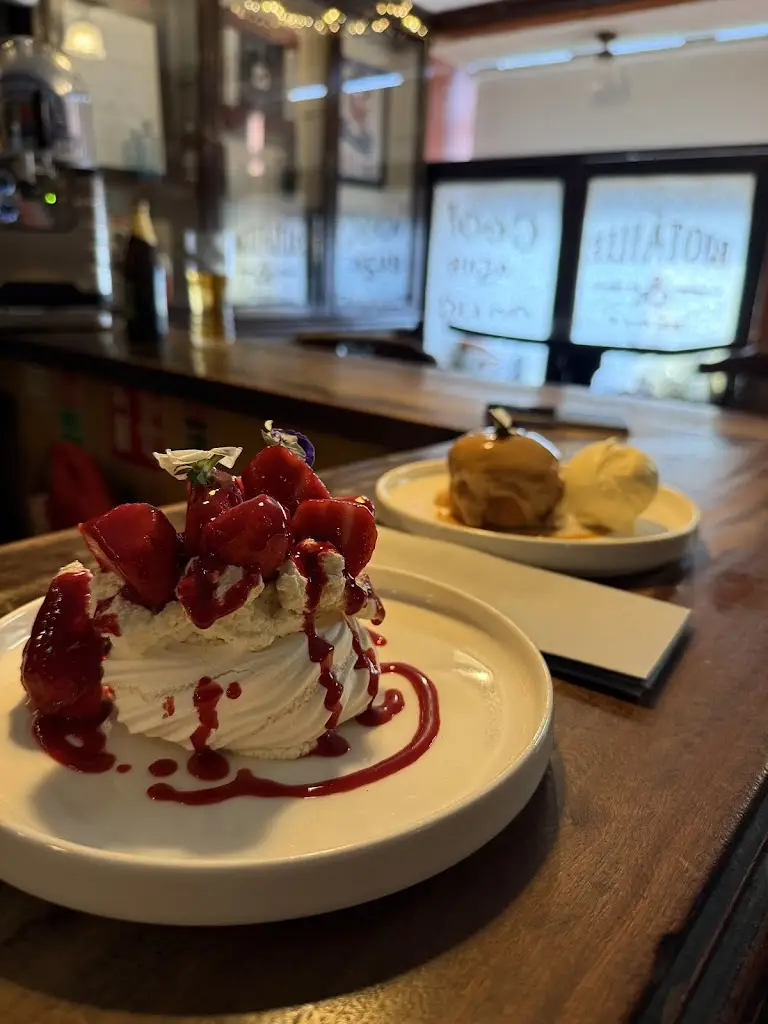 Georgia Persico_The Hunted Hog_Castlemartyr_review