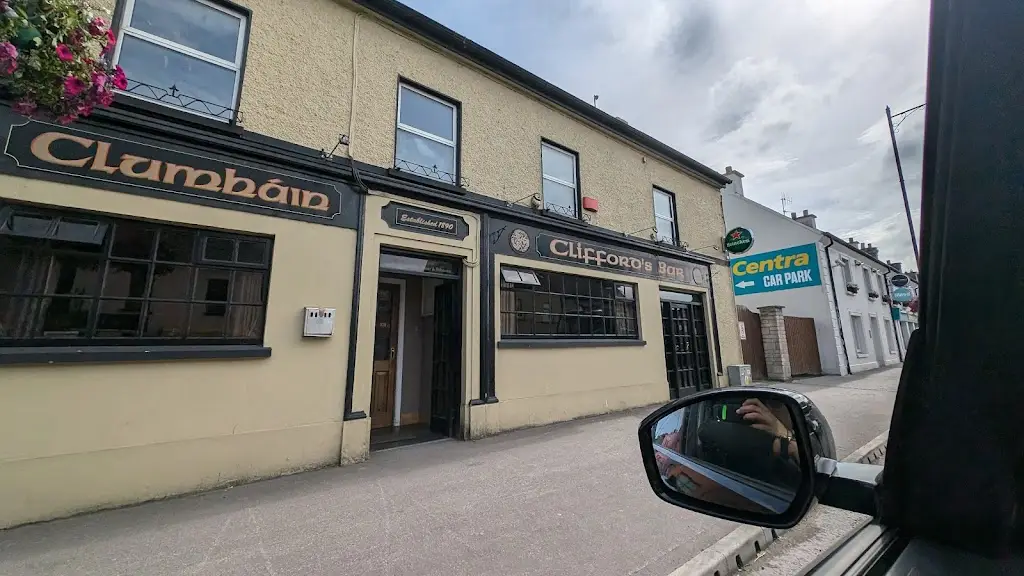 Clifford's Bar_Castlemartyr_slider_image_3