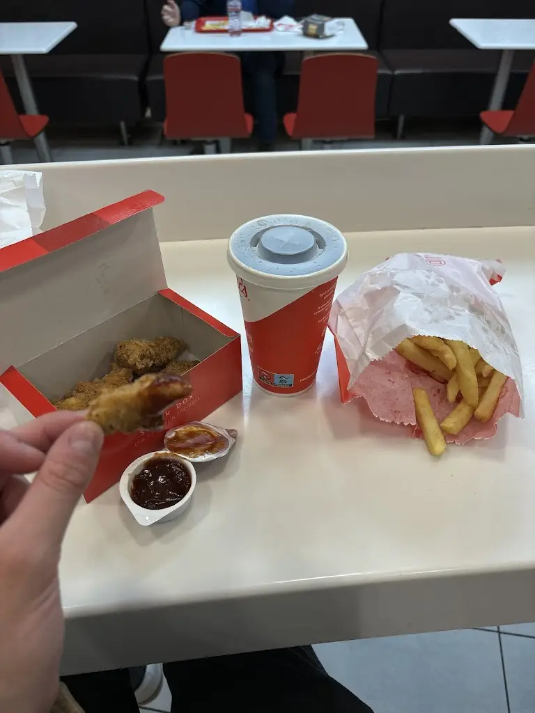 Luke Hilly_Supermac's & Papa John's Cobh_Carrigtwohill_reseña