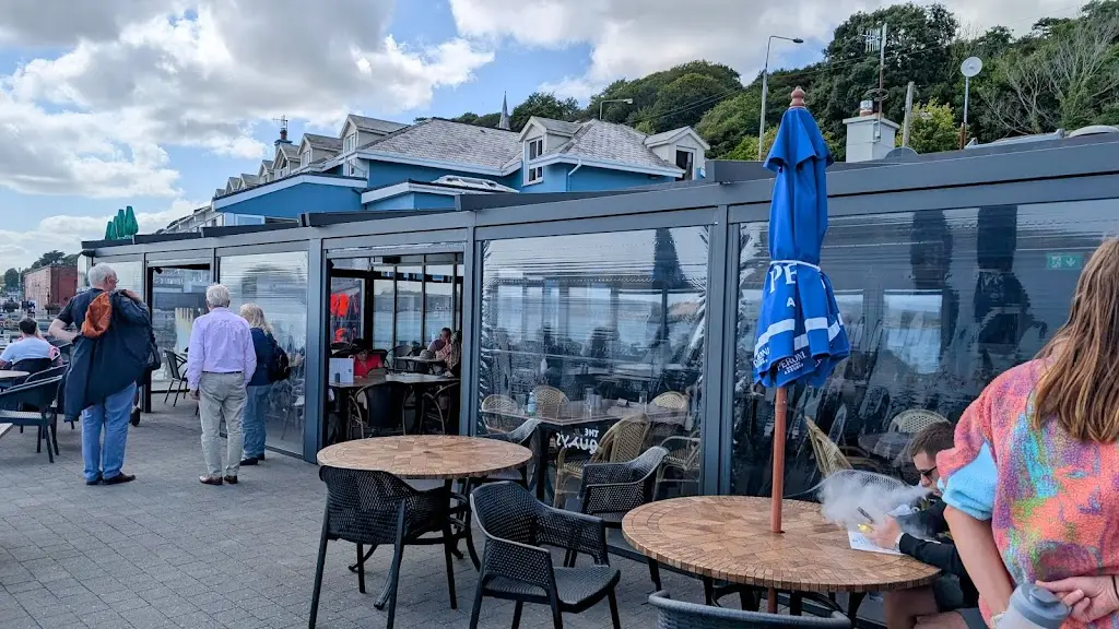 Jon Baker_The Quays Bar & Restaurant_Carrigtwohill_avis