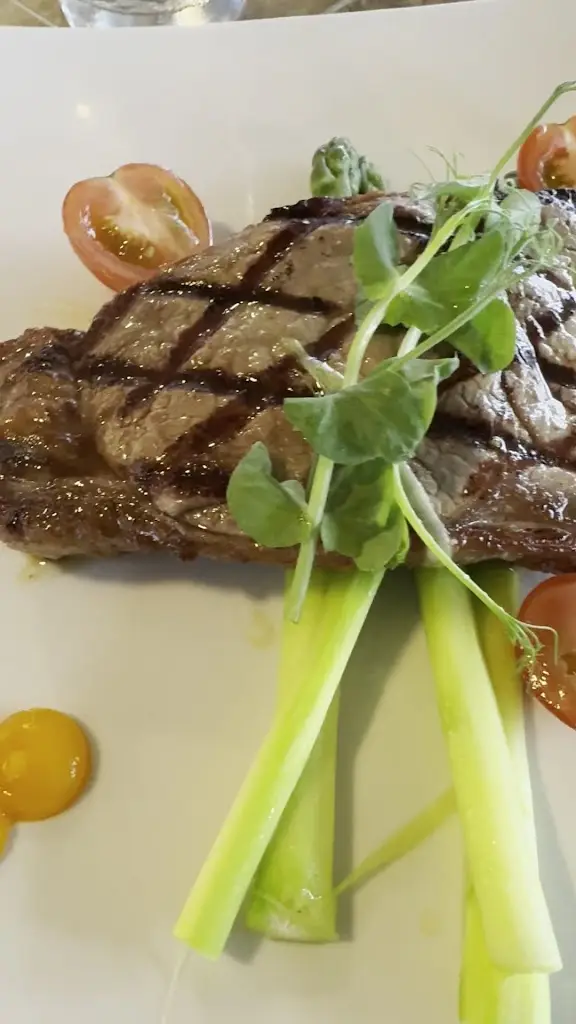 The Quays Bar & Restaurant_Carrigtwohill_slider_image_2