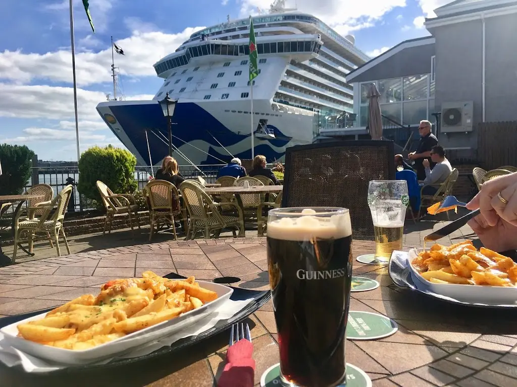 The Quays Bar & Restaurant_Carrigtwohill_slider_image_3