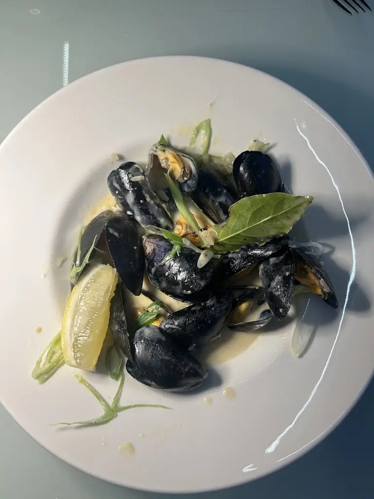 Patricia A. Dailey_Quinlan & Cooke Boutique Hotel & QC’s Seafood Restaurant_Cahersiveen_avis