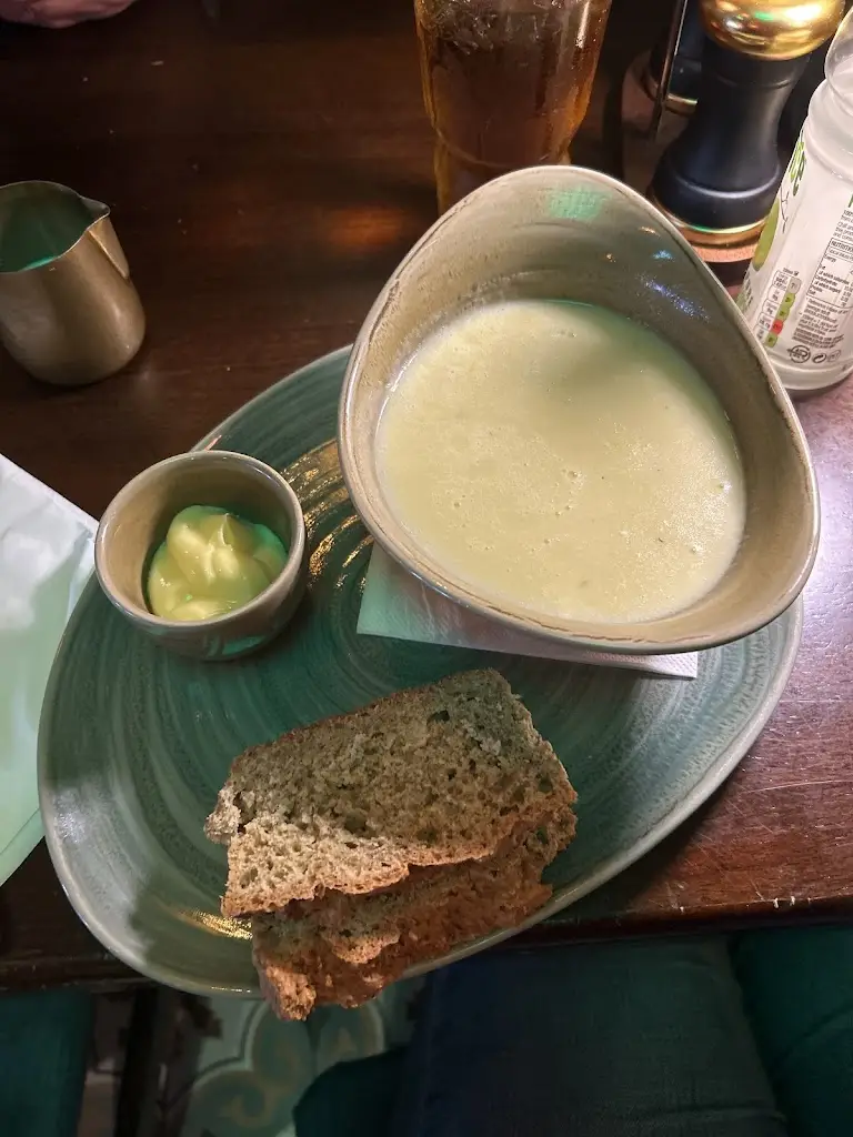 Rose Gilbert_Frank's Bar & Bistro_Cahersiveen_review