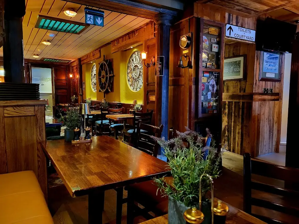 Frank's Bar & Bistro_Cahersiveen_slider_image_3