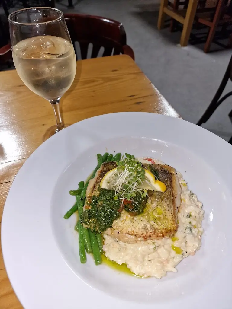 Sharara Maharaj_The Anchor Bar_Cahersiveen_reseña