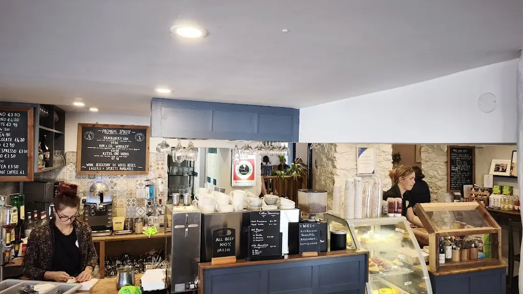 Bowes & Co._Cashel_slider_image_2