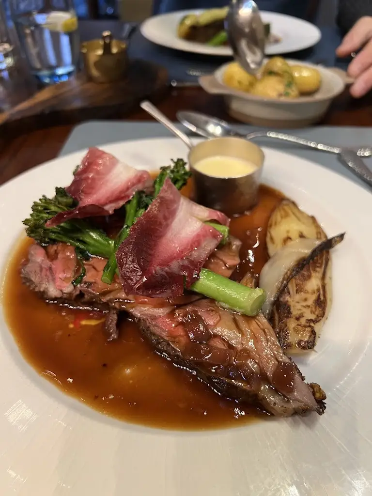 Wendikaa Lim_Chez Hans_Cashel_avis