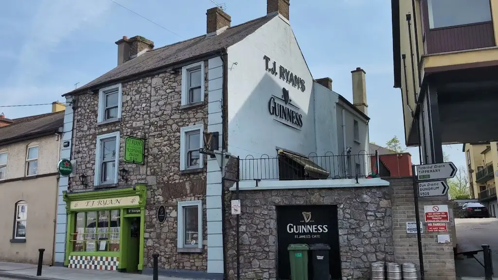 TJ Ryan Traditional Irish Pub_Cashel_slider_image_2