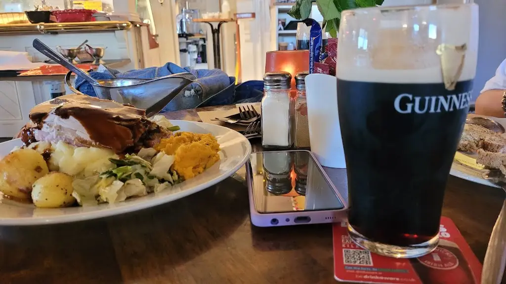 Ozer Sarac_The Thatched Cottage Bar & Restaurant_County Tipperary_review