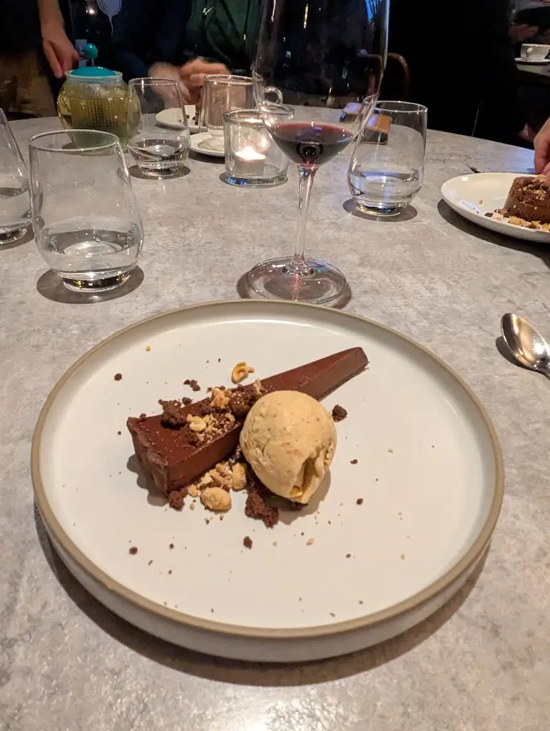 Adina Calnan_Paradiso_County Cork_avis