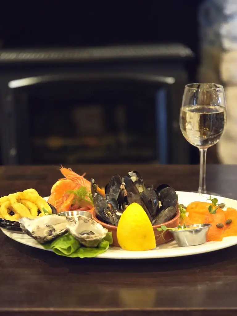 Ravi's Bar and Restaurant_Clifden_slider_image_3