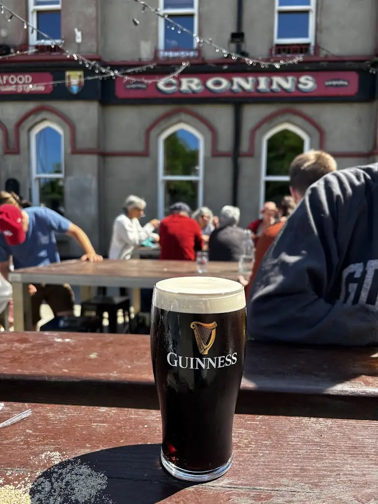 Eamonn Boland_Cronin's Pub_Crosshaven_review