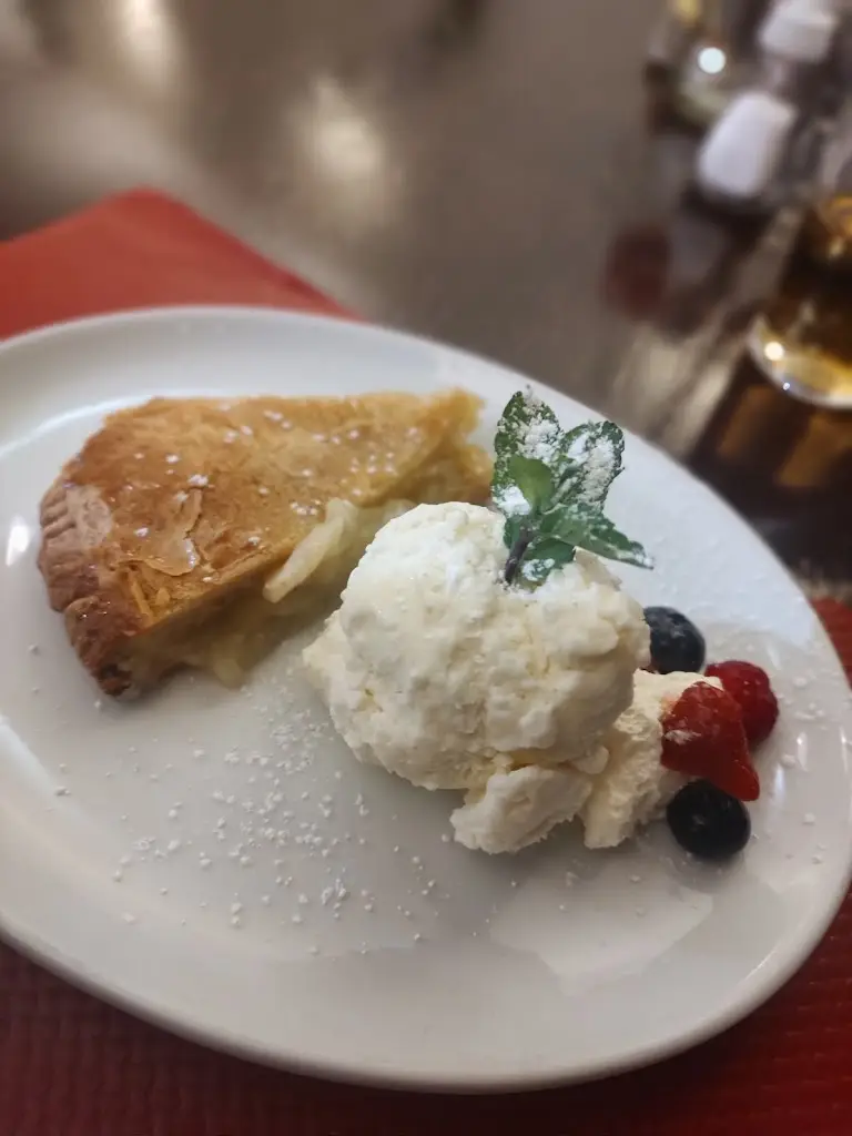 Mr Bumbles_Cluain Meala_slider_image_2